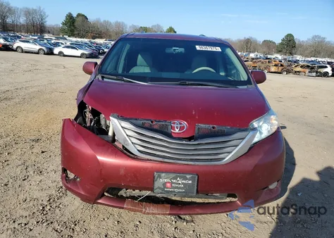 2013 Toyota Sienna Xle from USA, damaged, VIN 5TDYK3DC5DS302826